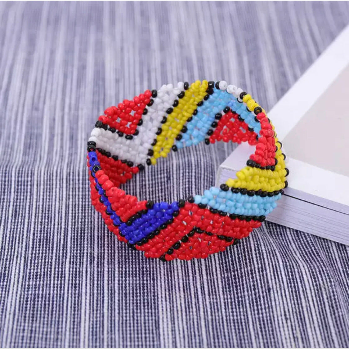Colorful beads bracelet